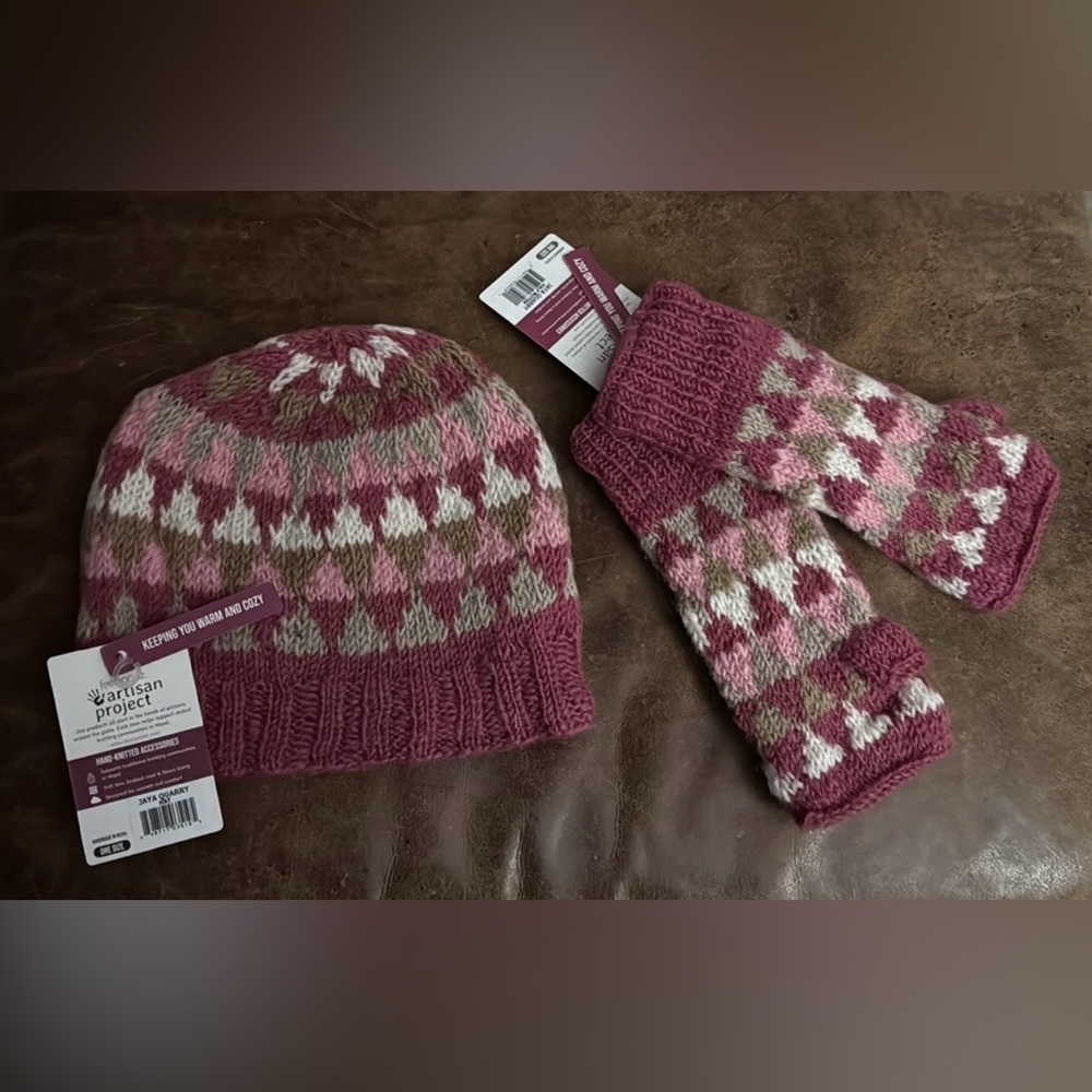 Feelgoodz 100% wool beanie cap hat matching fingerless gloves fleece lined $60